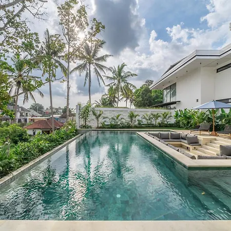 Stunning New Villa With Expansive Living And Jaw-Dropping Views!